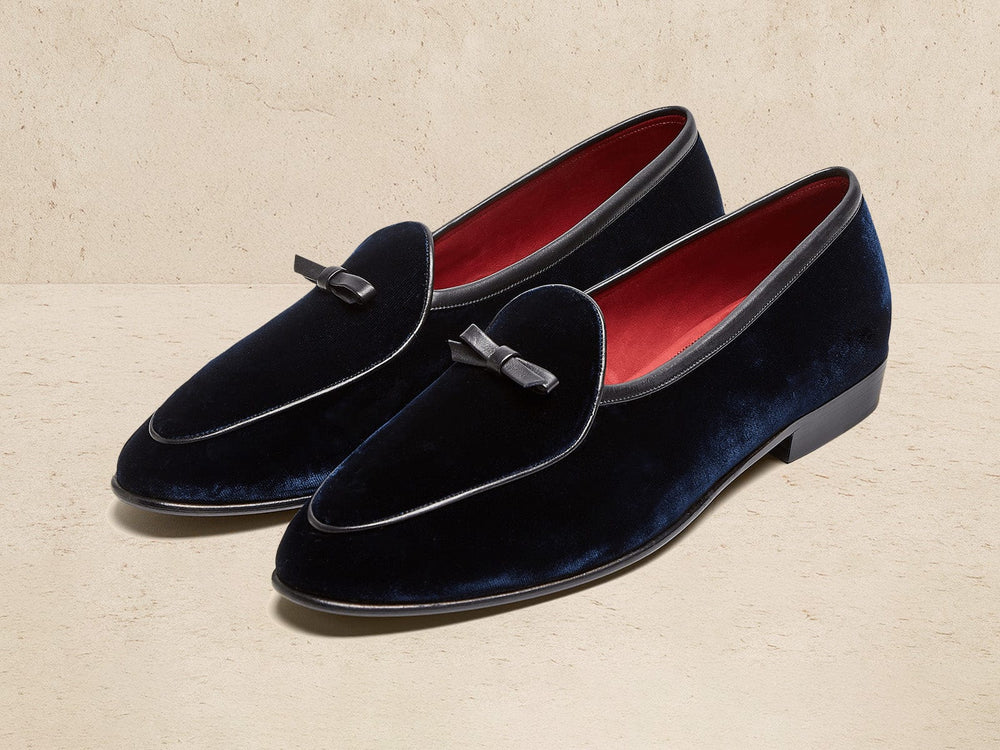 Sagan Bow in Midnight Navy Velvet