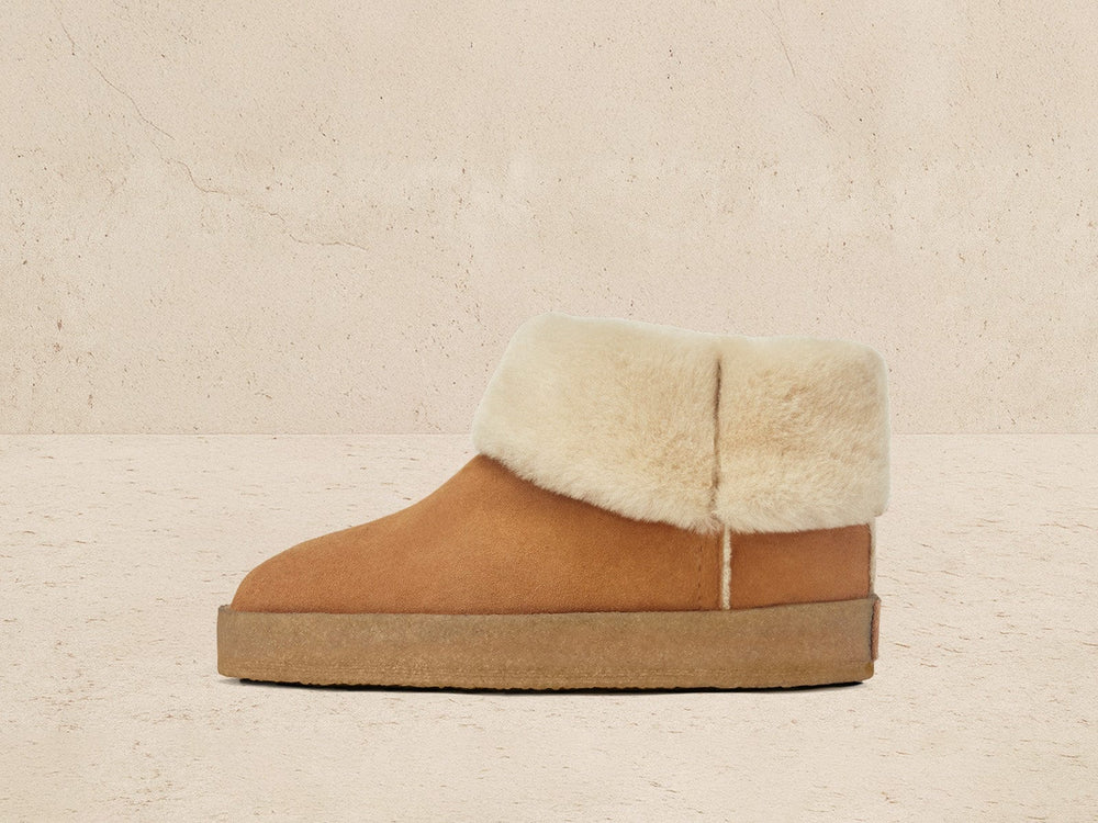 Winema Boots in Light Snuff Shearling Suede