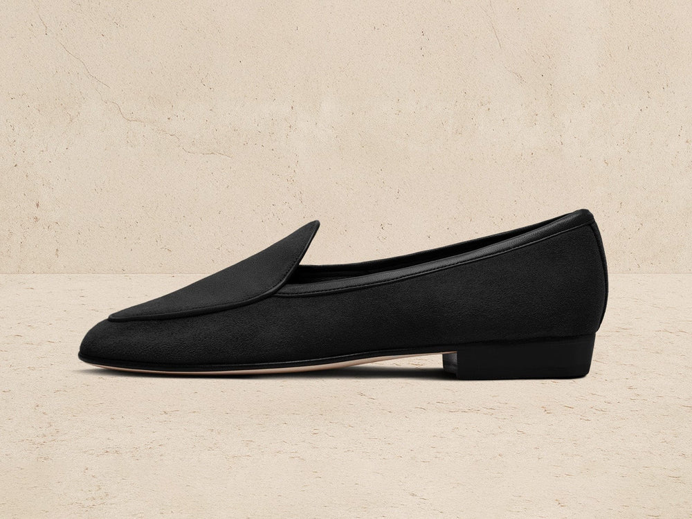 Sagan Classic Loafers in Obsidian Black Asteria Suede