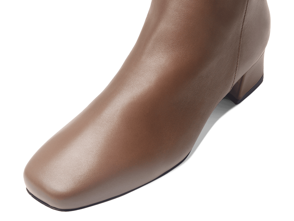 Debbie Boots in Brown Nappa