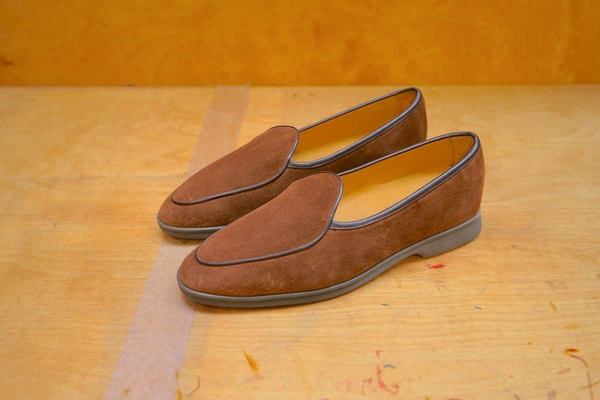 Stride in Moyen Brown Glove Suede Dark Sole