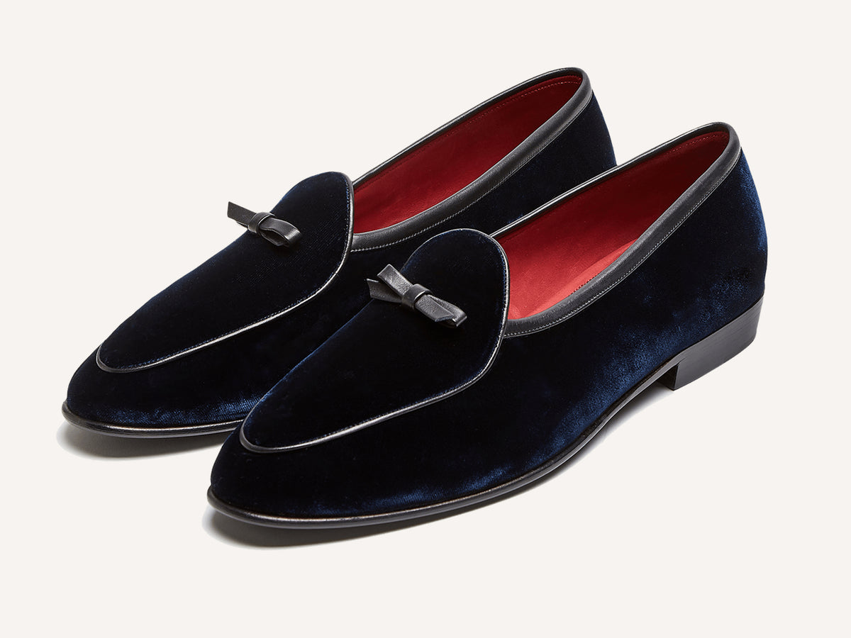 Sagan Bow in Midnight Navy Velvet