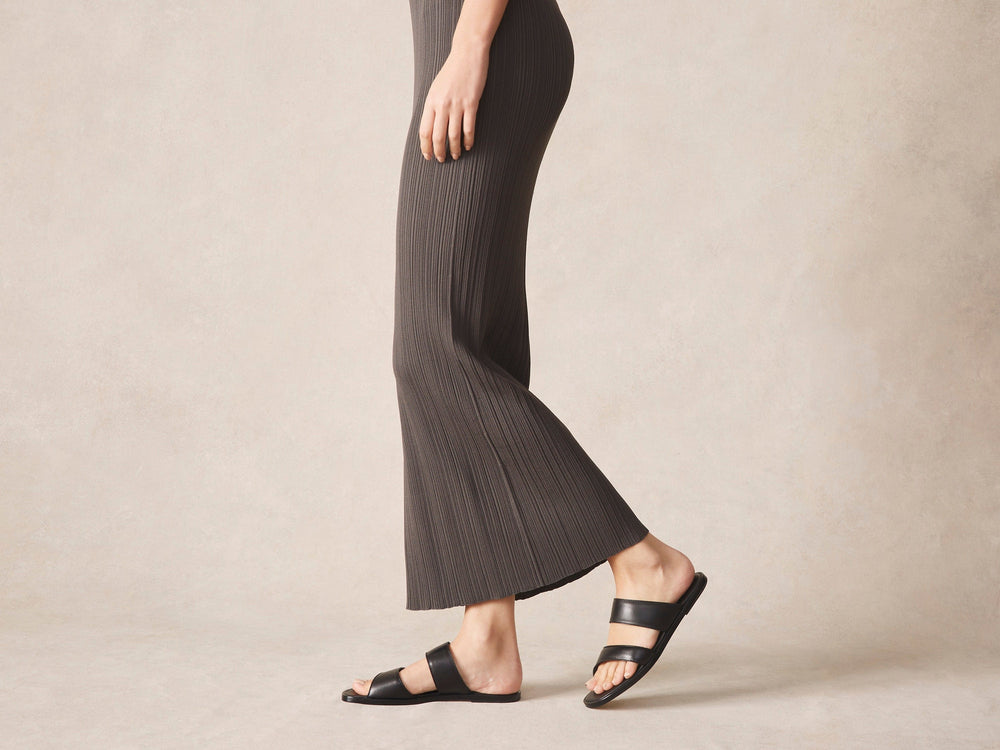 Plume Sandal in Black Nappa