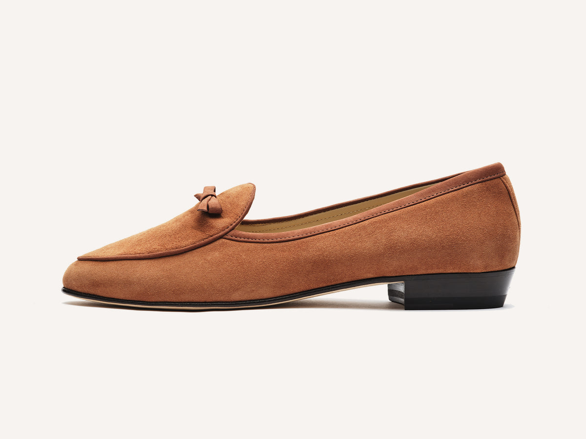 Sagan Bow in Moyen Brown Asteria Suede