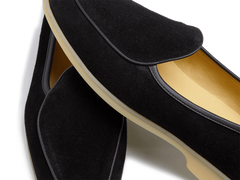Stride Loafers in Black Glove Suede Natural Sole