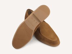 Stride Loafers in Earth Glove Suede Caramel Sole