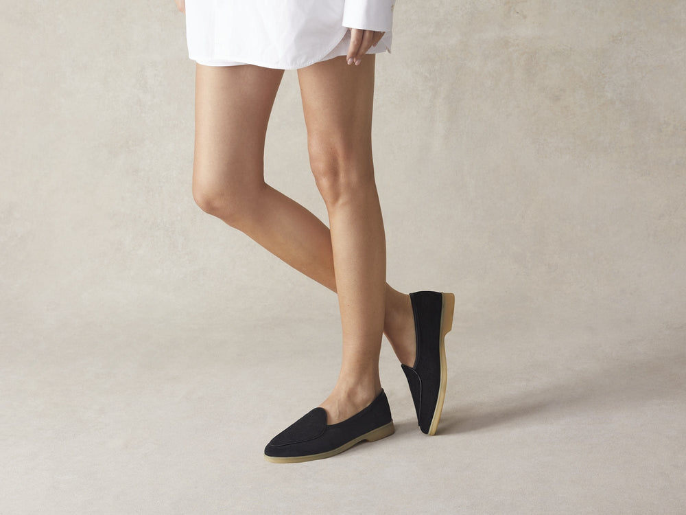 Stride Loafers in Black Glove Suede Natural Sole