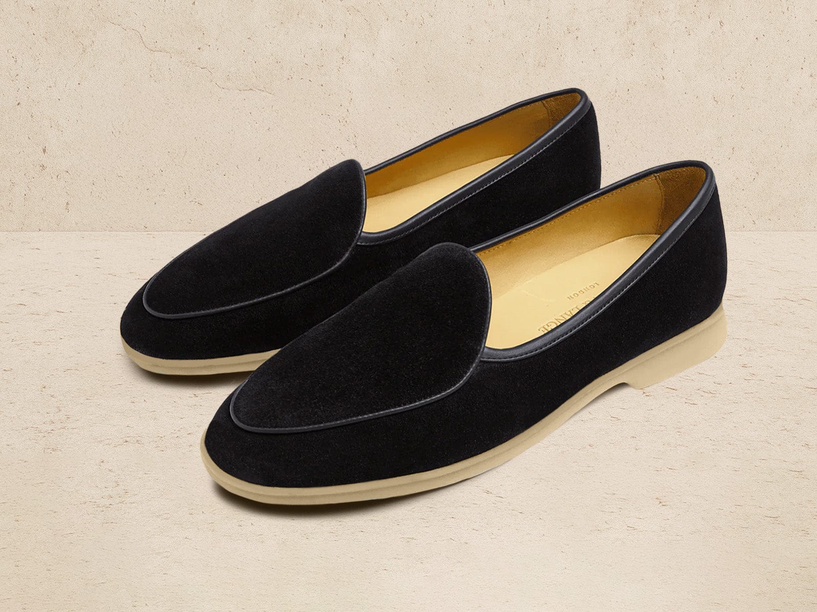 Stride Loafers in Black Glove Suede Natural Sole