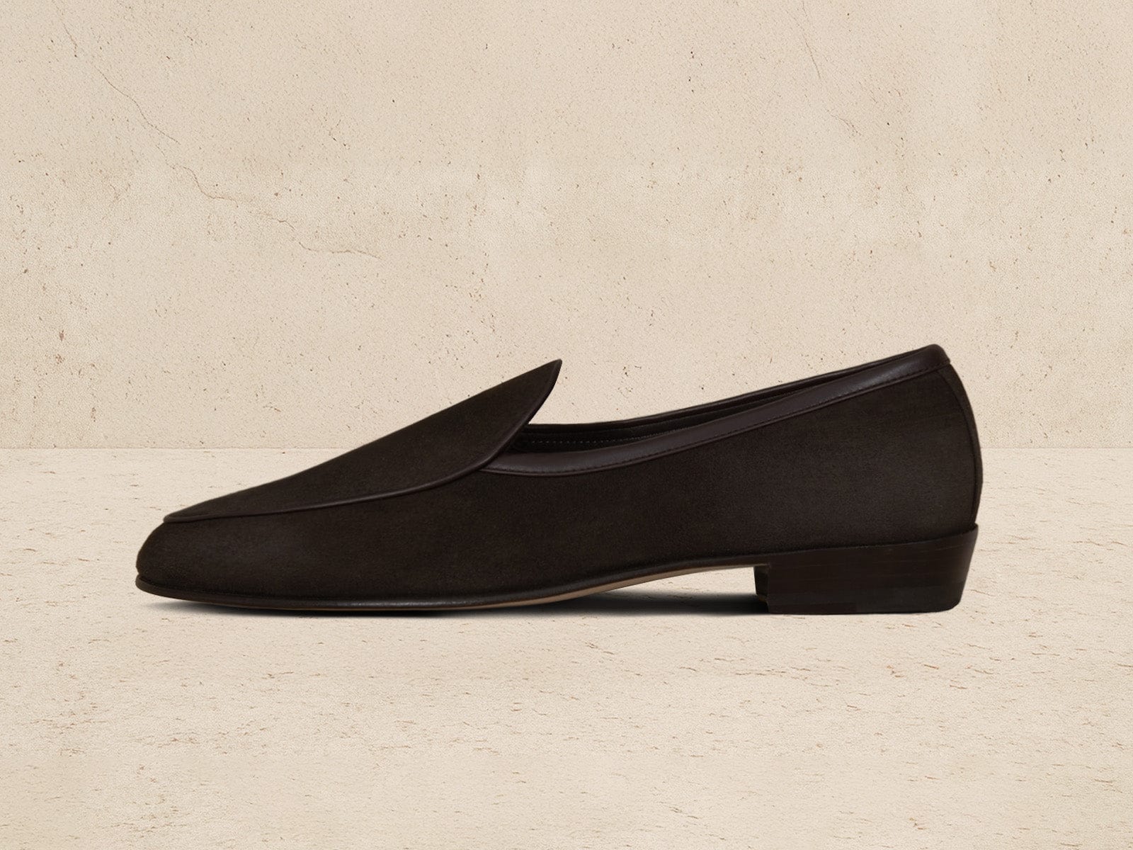 Sagan Classic Loafers in Lusitanias Dark Brown Asteria Suede
