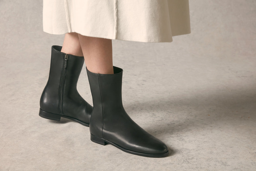 Élan City Boots in Black Leather