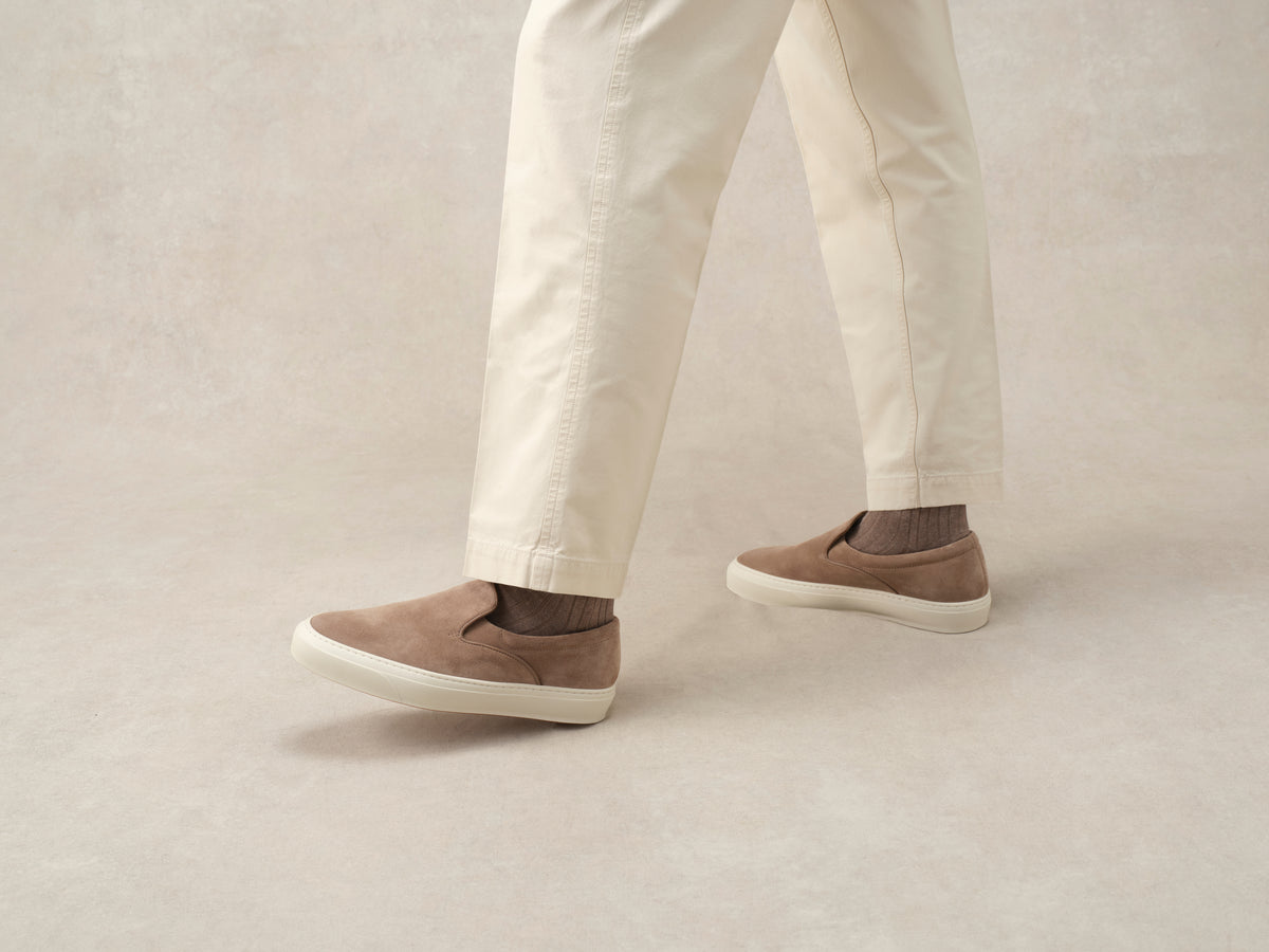 Beat Trainer in Boston Taupe Suede Natural Sole