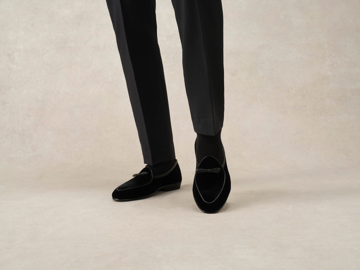 Sagan Black Tie Bow in Black Velvet