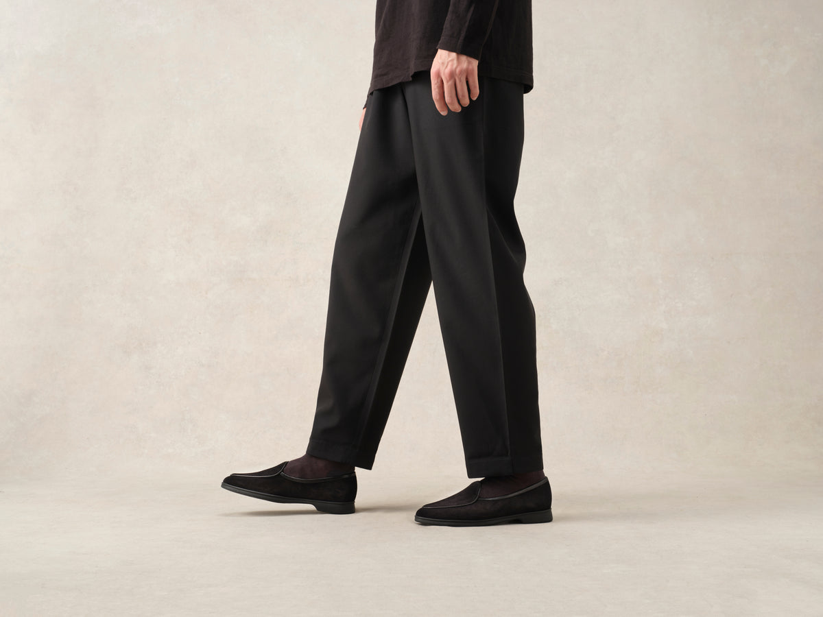 Stride Loafers in Black Glove Suede Dark Sole