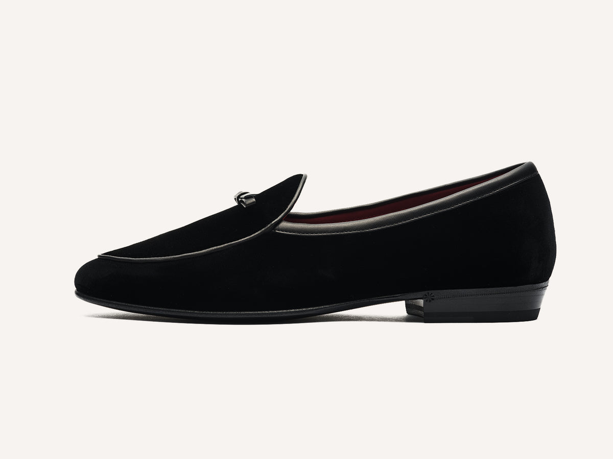 Sagan Black Tie Bow in Black Velvet