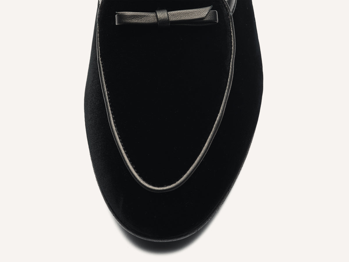 Sagan Black Tie Bow in Black Velvet