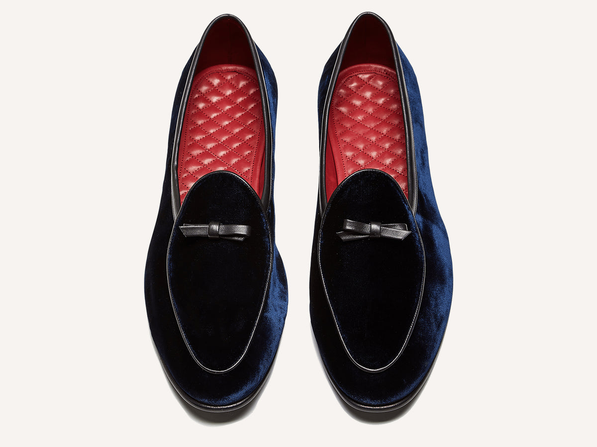 Sagan Bow in Midnight Navy Velvet