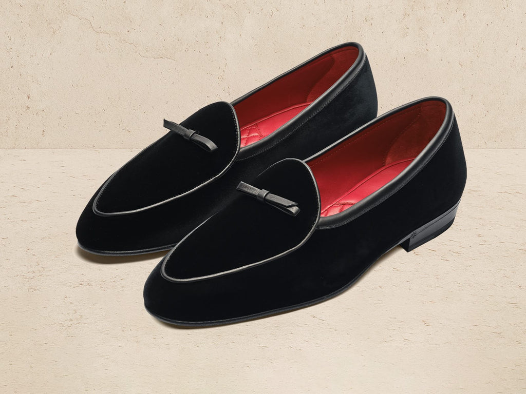 Sagan Black Tie Bow in Black Velvet