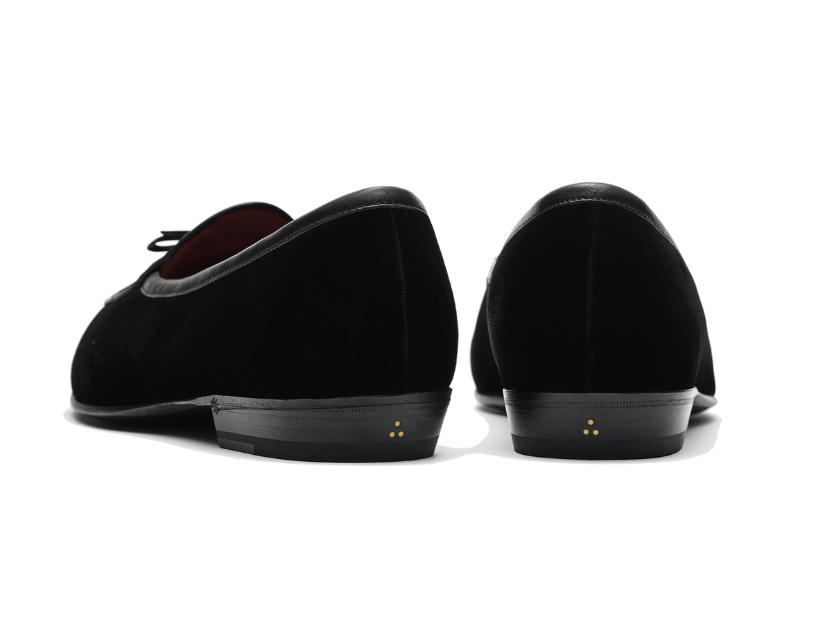 Sagan Black Tie Bow in Black Velvet