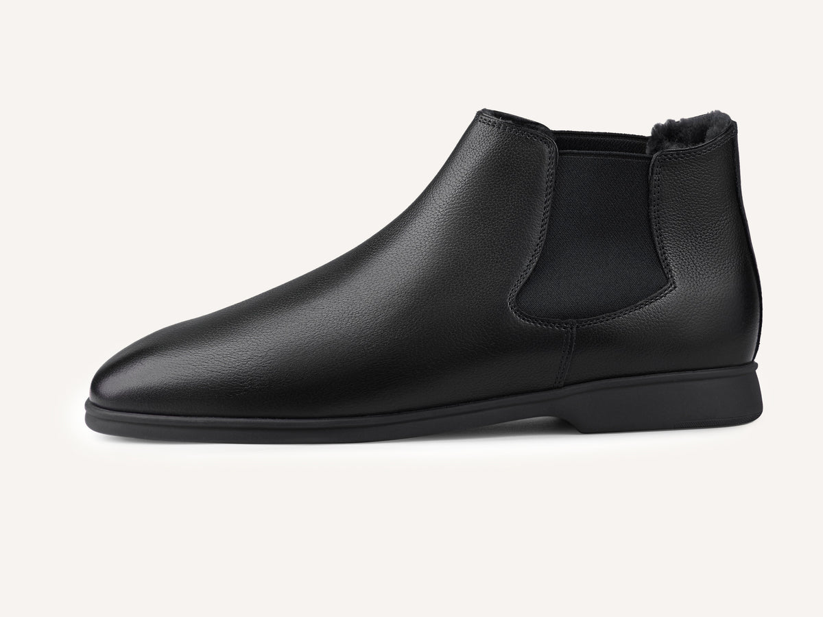 Rover Boots in Black Grain Calf with Shearling Lining