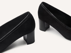 Sagan Magna in Obsidian Black Luxe Suede
