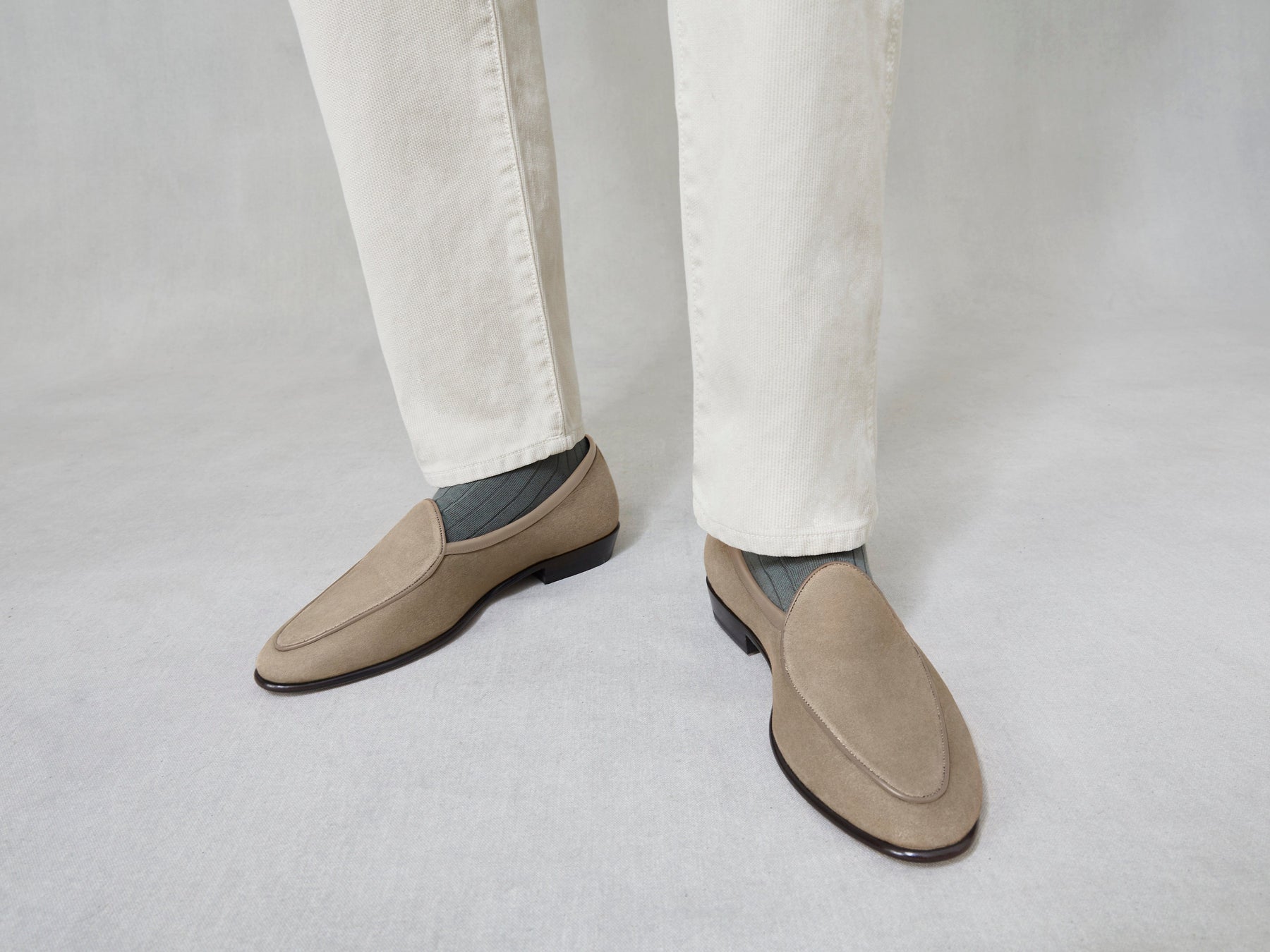 Sagan Classic Loafers in Greige Asteria Suede