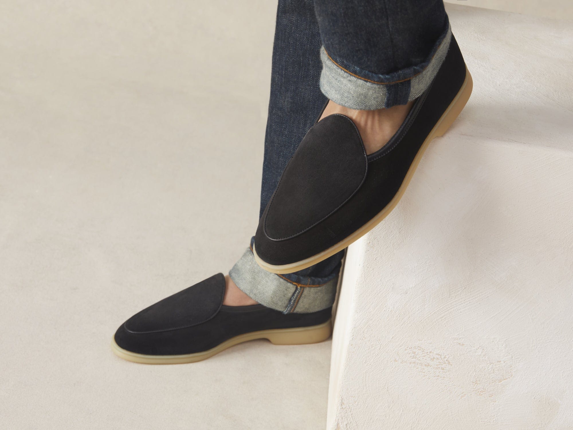 Stride Loafers in Black Glove Suede Natural Sole