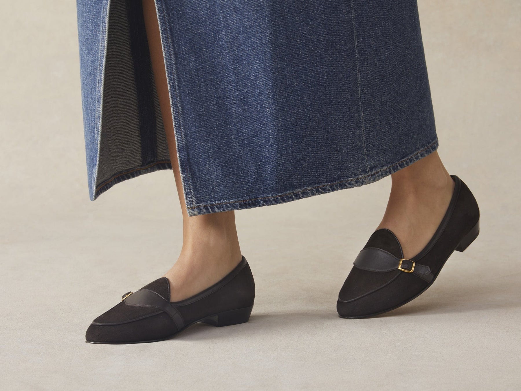 Sagan Classic Buckle in Lusitanias Dark Brown Asteria Suede