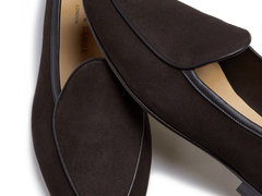 Sagan Classic Loafers in Lusitanias Dark Brown Asteria Suede