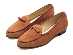 Sagan Bow in Moyen Brown Asteria Suede