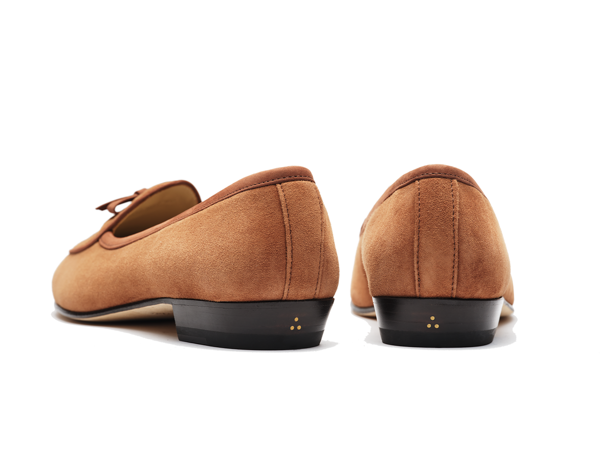 Sagan Bow in Moyen Brown Asteria Suede