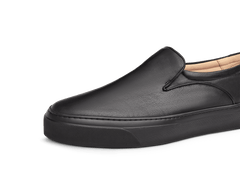 Beat Trainer in Black Calf